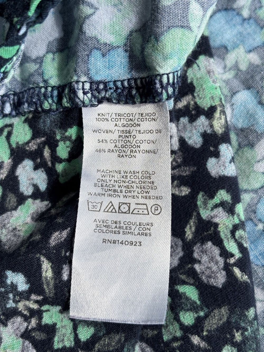 LOFT Outlet Blue Green Floral Blouse Lightweight V Neck Flutter Sleeve Size XL - Picture 7 of 7